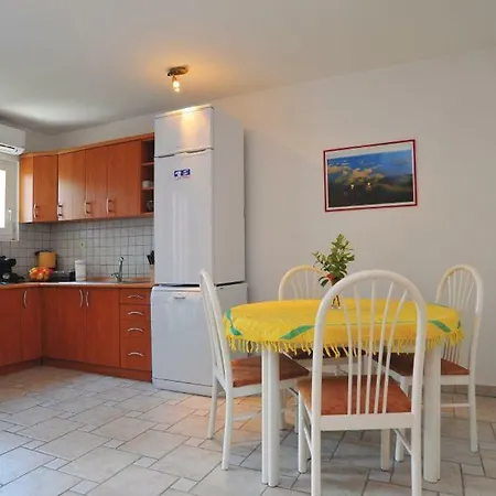 Apartamento Jadranko In A Quiet Environment Near The Center And The