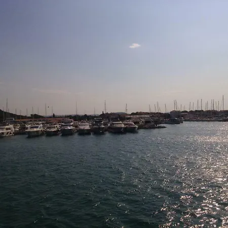 Jadranko In A Quiet Environment Near The Center And The Appartamento