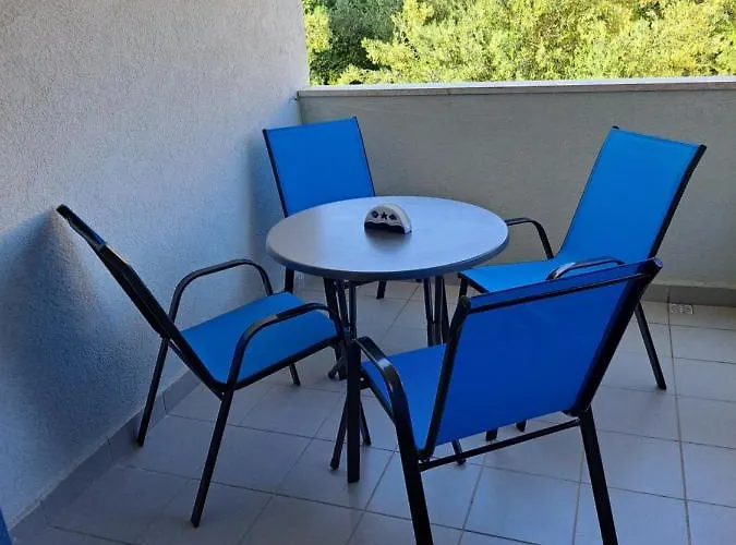 Apartament Jadranko In A Quiet Environment Near The Center And The