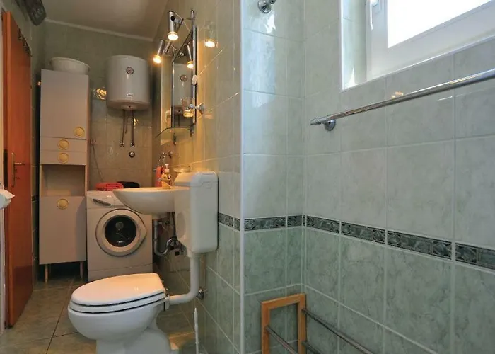 Jadranko In A Quiet Environment Near The Center And The Apartament