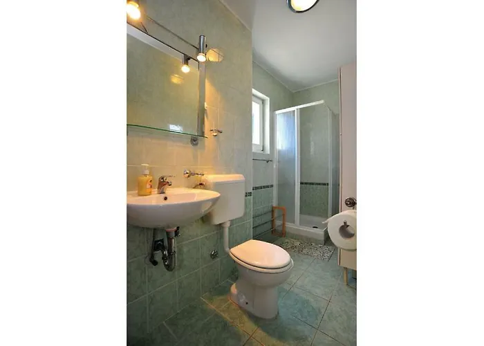 Jadranko In A Quiet Environment Near The Center And The Apartament