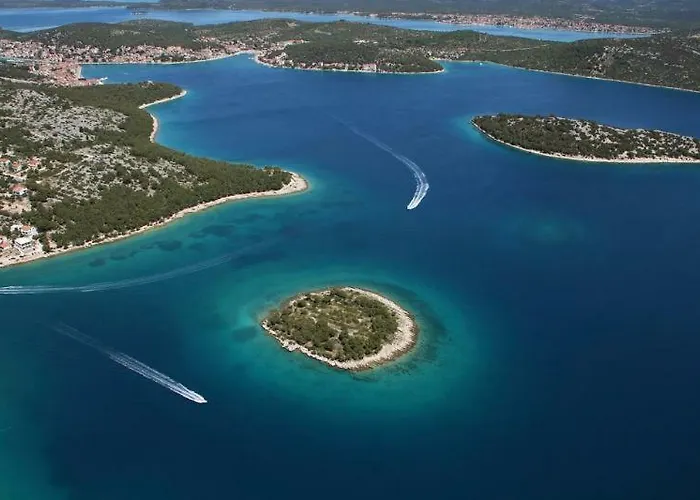 Apartament Jadranko In A Quiet Environment Near The Center And The *